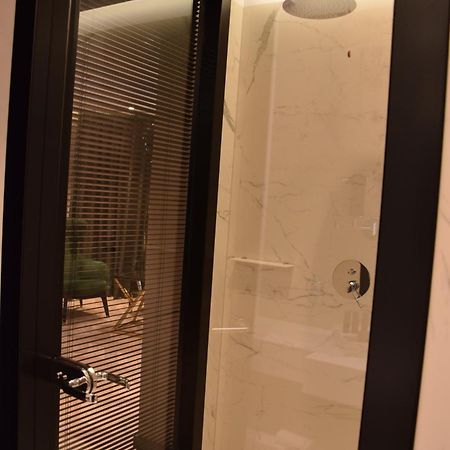Hotel Unik Тирана Экстерьер фото