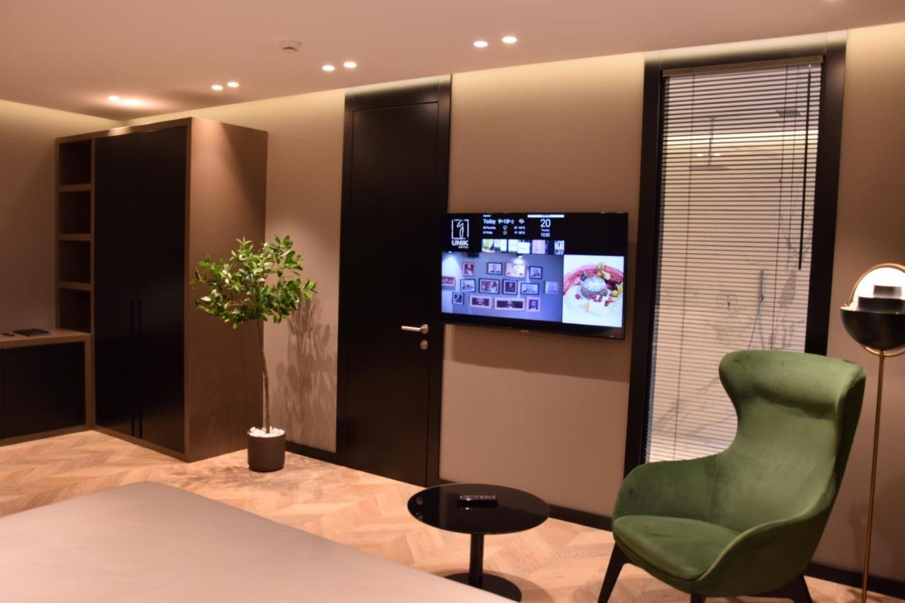 Hotel Unik Тирана Экстерьер фото