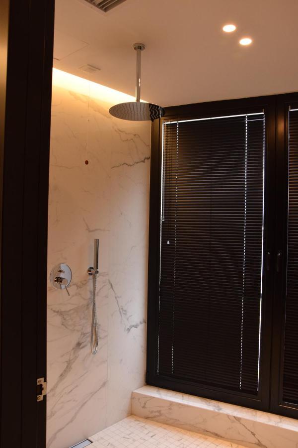 Hotel Unik Тирана Экстерьер фото
